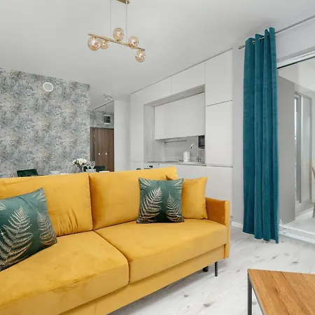 Apartment With Balcony And Free Garage By Renters *